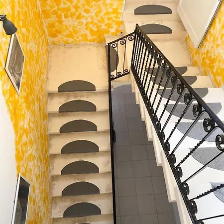 Lidda Butts Dorms Guest house