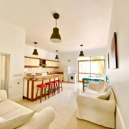 Lidda Butts Dorms Guest house
